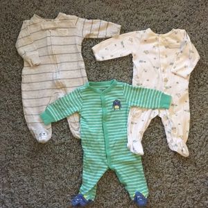 Lot of 3 Carter’s sleepers boys 3 months